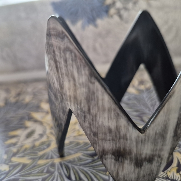 Black and White Zigzag cuf Horn Bracelet - Picture 7 of 11